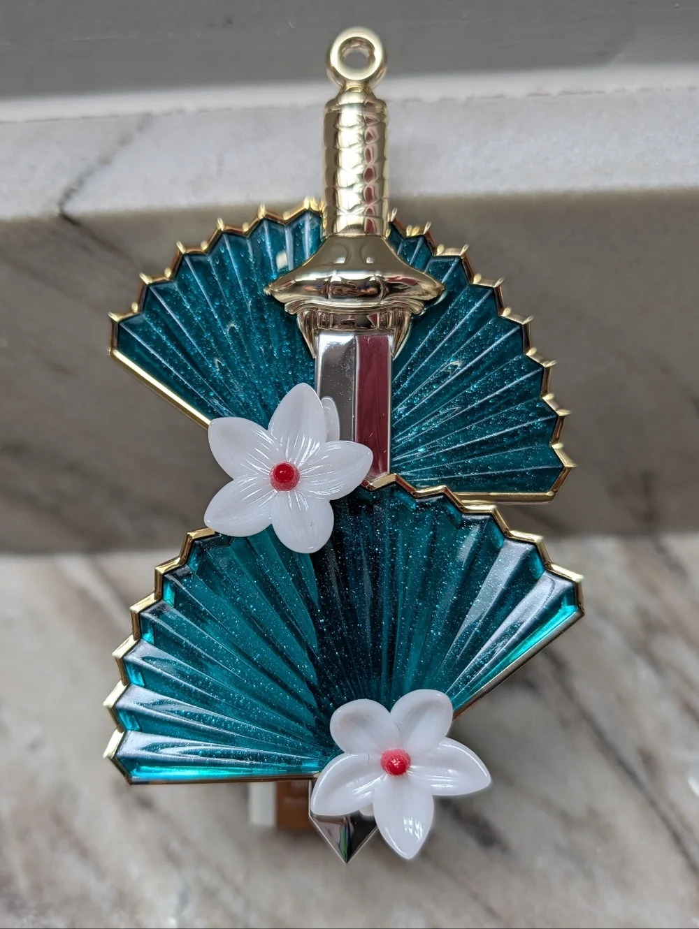 Bath & Body Works decorative pendant